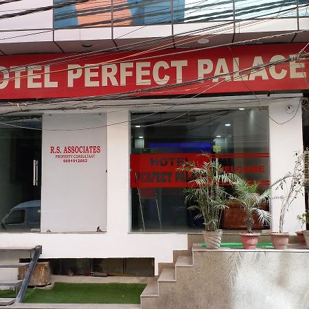 Hotel Perfect Palace Nuova Delhi Esterno foto
