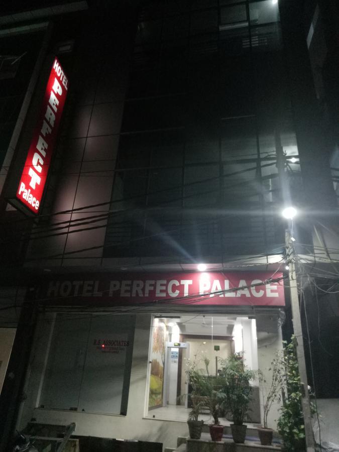 Hotel Perfect Palace Nuova Delhi Esterno foto