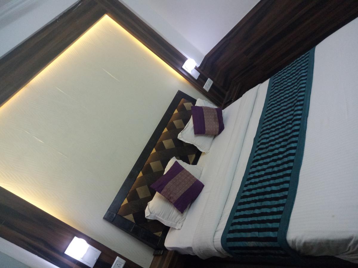 Hotel Perfect Palace Nuova Delhi Esterno foto