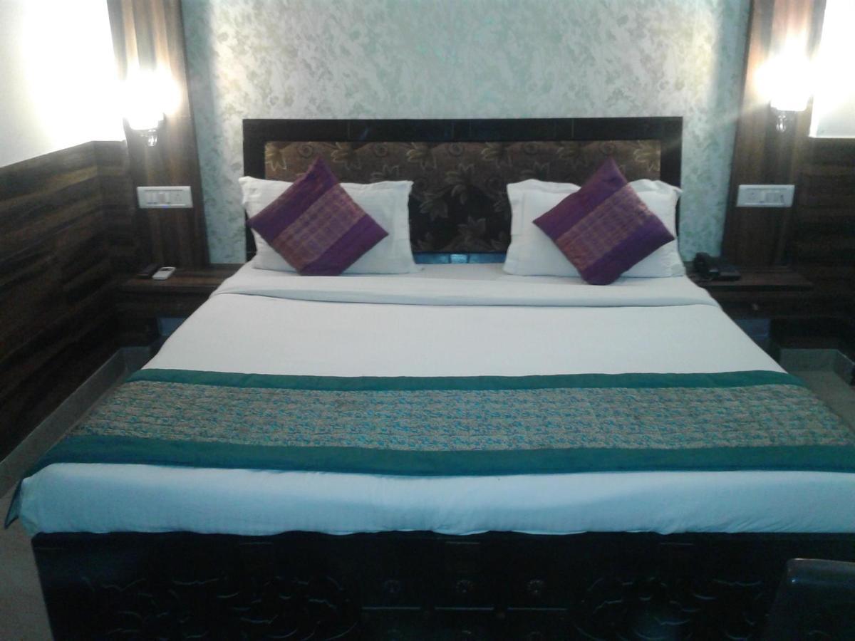 Hotel Perfect Palace Nuova Delhi Esterno foto