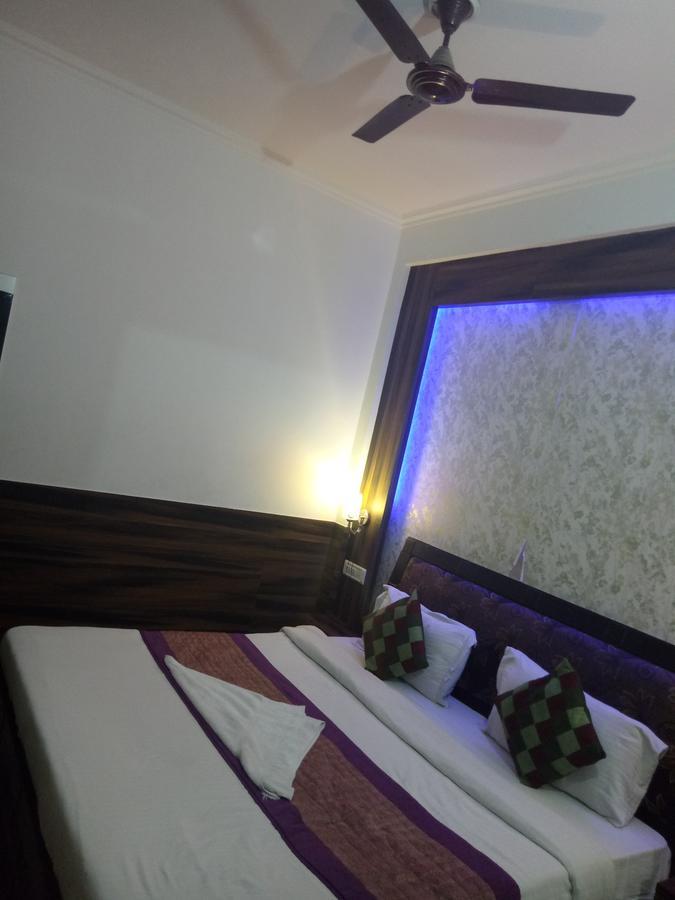 Hotel Perfect Palace Nuova Delhi Esterno foto