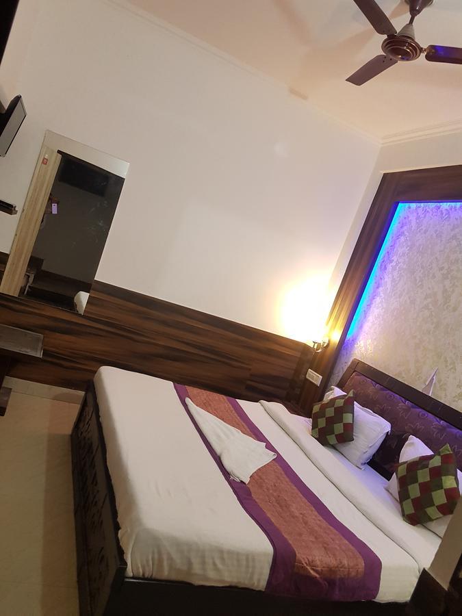 Hotel Perfect Palace Nuova Delhi Esterno foto