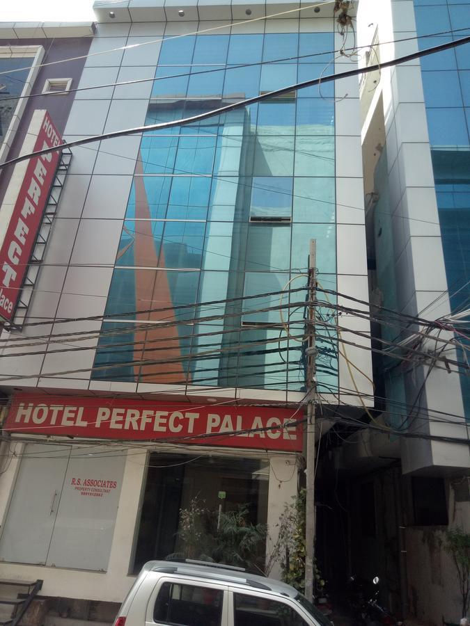 Hotel Perfect Palace Nuova Delhi Esterno foto