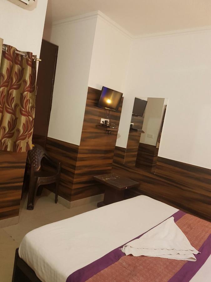 Hotel Perfect Palace Nuova Delhi Esterno foto