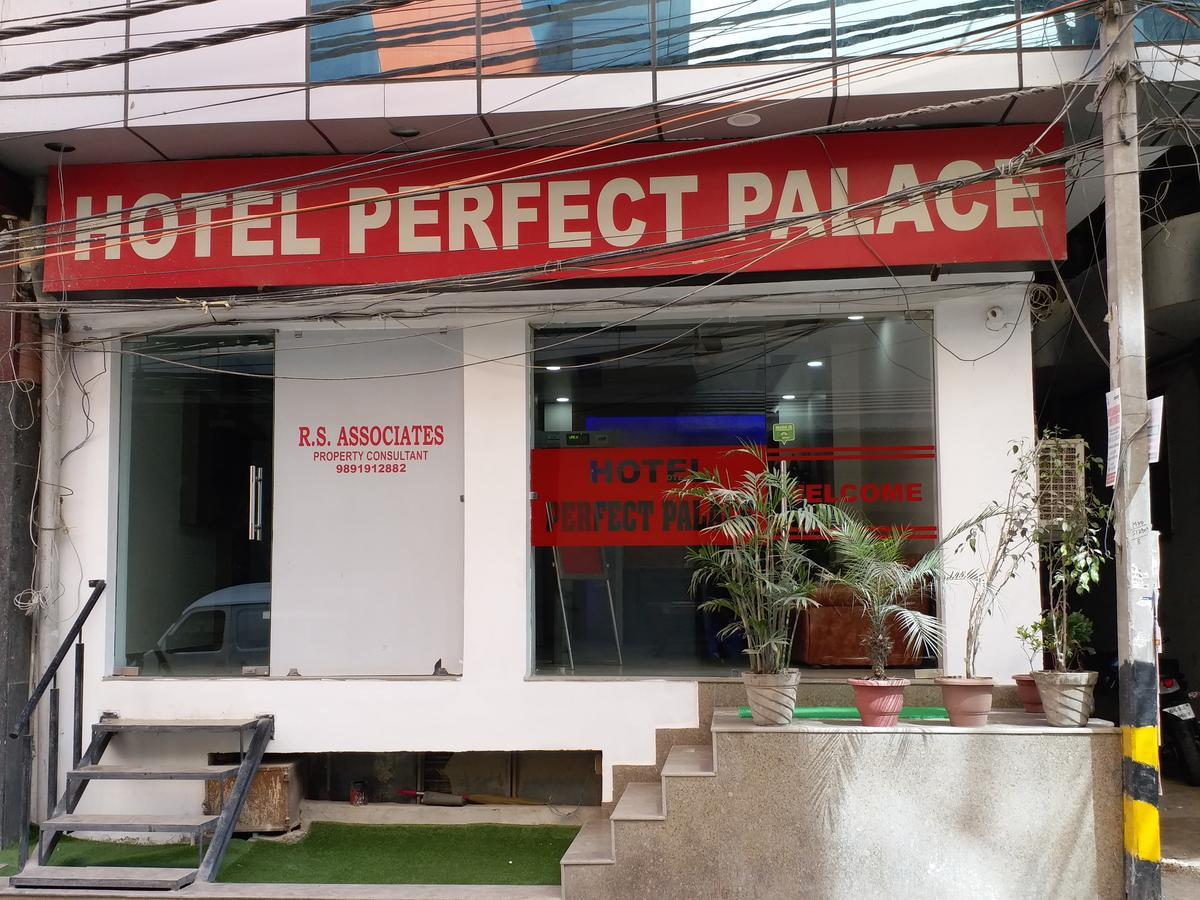 Hotel Perfect Palace Nuova Delhi Esterno foto