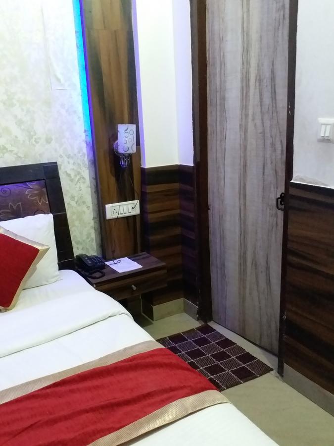 Hotel Perfect Palace Nuova Delhi Esterno foto