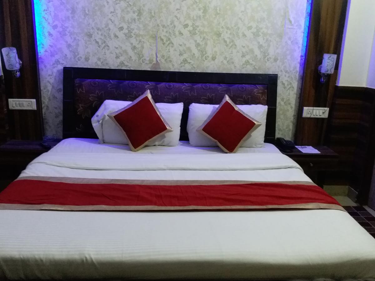 Hotel Perfect Palace Nuova Delhi Esterno foto