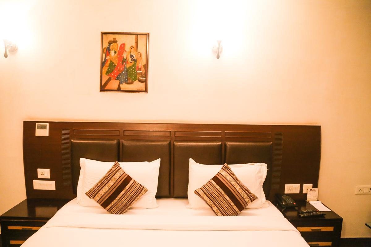 Hotel Perfect Palace Nuova Delhi Esterno foto